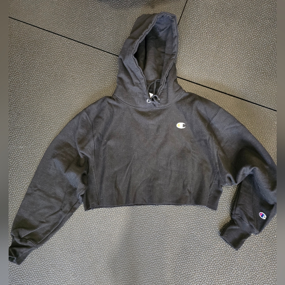 Champion Black Cropped Reverse Weave Hoodie/Sweater
